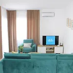 Blue Opal By Adriatic Living 아파트